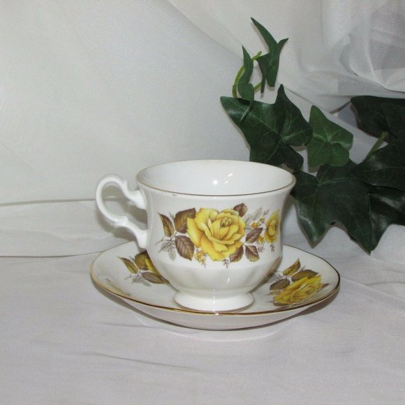 Queen Anne Bone China Cup & Saucer Yellow Roses 8616 Teacup Cottagecore - Picture 5 of 9